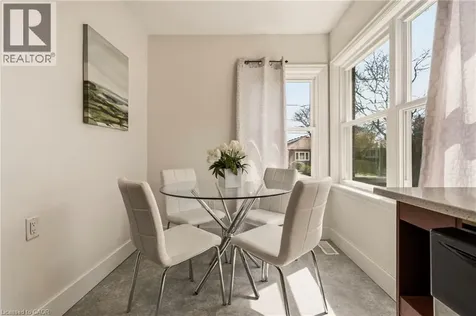 31 Cameron Avenue Dundas ON L9H 1P6