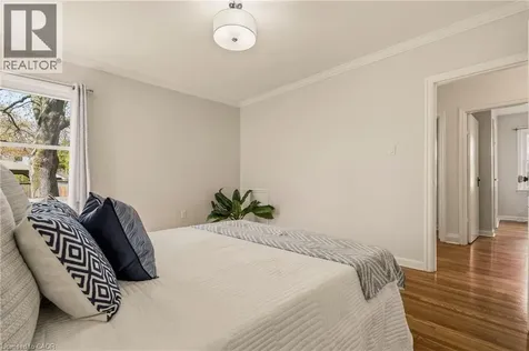 31 Cameron Avenue Dundas ON L9H 1P6