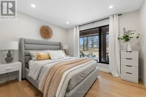 1060 River Road Ottawa ON K4M 1B4