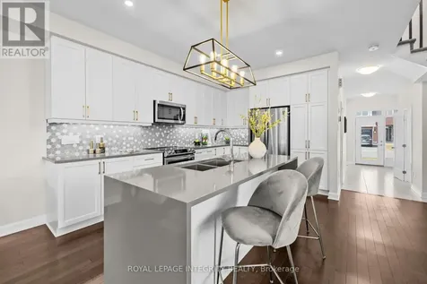 133 Angelonia Crescent Ottawa ON K1T 0Y5