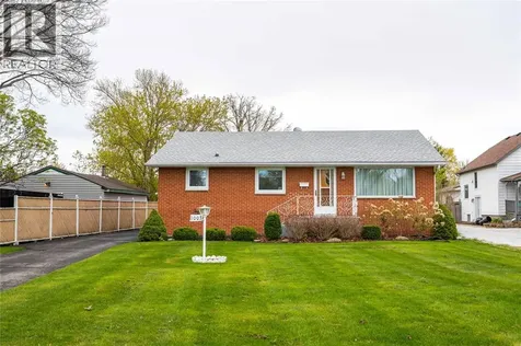 1003 Michigan Avenue Sarnia ON N7T 7B7