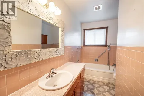 1003 Michigan Avenue Sarnia ON N7T 7B7