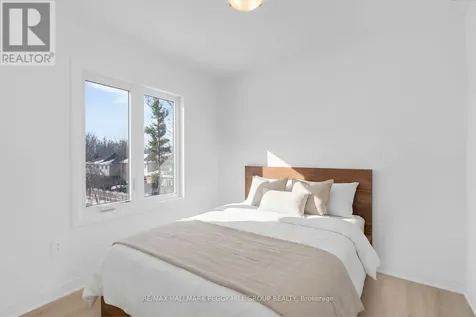 193 Durham Avenue Barrie ON L9J 0Z5