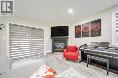 1977 Kirkland Avenue Windsor ON N8P 1P7