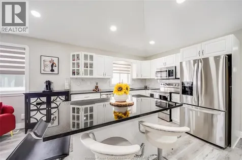 1977 Kirkland Avenue Windsor ON N8P 1P7