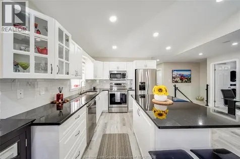 1977 Kirkland Avenue Windsor ON N8P 1P7