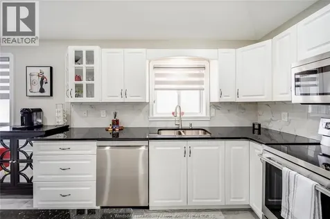 1977 Kirkland Avenue Windsor ON N8P 1P7