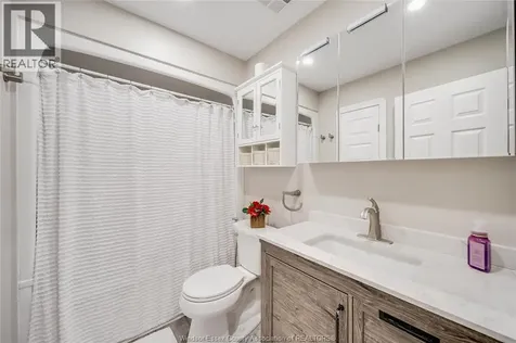 1977 Kirkland Avenue Windsor ON N8P 1P7