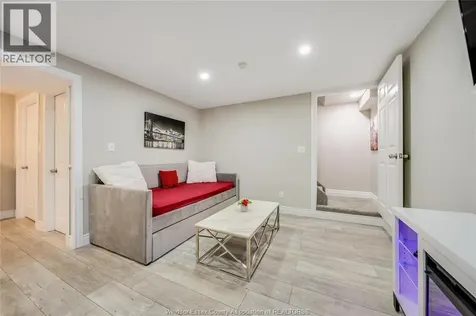 1977 Kirkland Avenue Windsor ON N8P 1P7