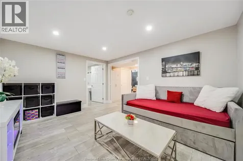 1977 Kirkland Avenue Windsor ON N8P 1P7