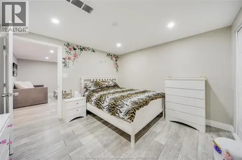 1977 Kirkland Avenue Windsor ON N8P 1P7