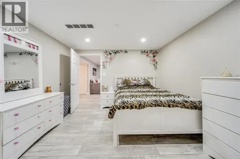 1977 Kirkland Avenue Windsor ON N8P 1P7