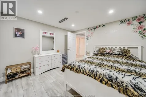 1977 Kirkland Avenue Windsor ON N8P 1P7