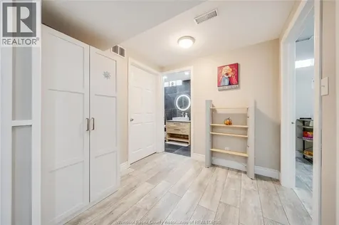 1977 Kirkland Avenue Windsor ON N8P 1P7