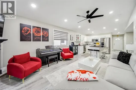 1977 Kirkland Avenue Windsor ON N8P 1P7
