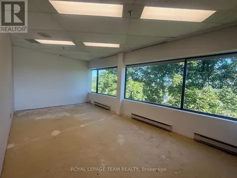 106 Colonnade Road North Ottawa ON K2E 7L6