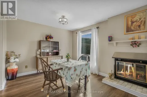 6043 Valley Field Crescent Ottawa ON K1C 5P2