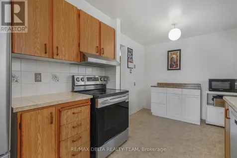 6043 Valley Field Crescent Ottawa ON K1C 5P2