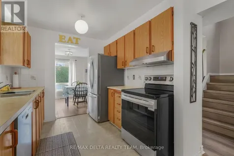 6043 Valley Field Crescent Ottawa ON K1C 5P2