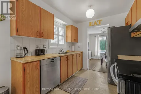 6043 Valley Field Crescent Ottawa ON K1C 5P2
