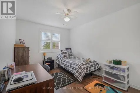 6043 Valley Field Crescent Ottawa ON K1C 5P2