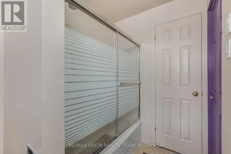 6043 Valley Field Crescent Ottawa ON K1C 5P2