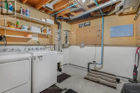 6043 Valley Field Crescent Ottawa ON K1C 5P2