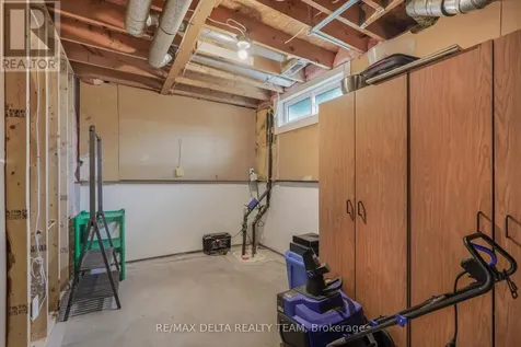 6043 Valley Field Crescent Ottawa ON K1C 5P2