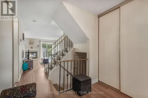6043 Valley Field Crescent Ottawa ON K1C 5P2