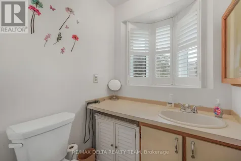 6043 Valley Field Crescent Ottawa ON K1C 5P2
