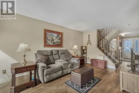 6043 Valley Field Crescent Ottawa ON K1C 5P2