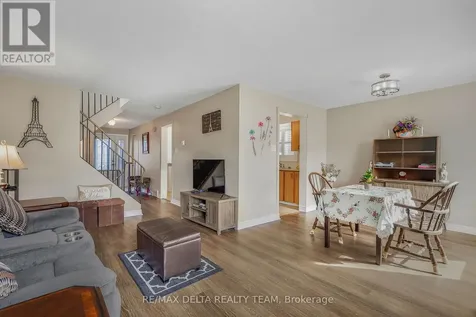 6043 Valley Field Crescent Ottawa ON K1C 5P2