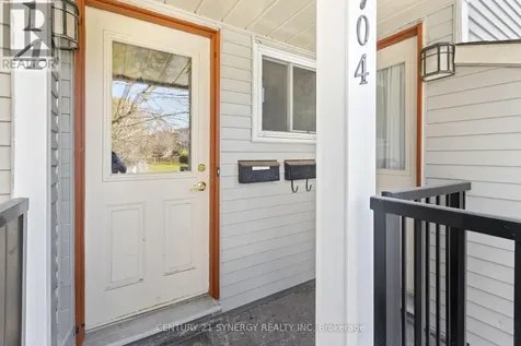 714 Tanguay Court Ottawa ON K2L 3X2