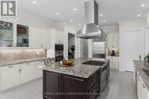 15 Country Club Crescent Uxbridge ON L9P 0B8