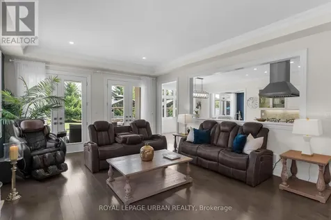 15 Country Club Crescent Uxbridge ON L9P 0B8