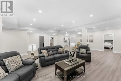 15 Country Club Crescent Uxbridge ON L9P 0B8