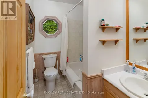 150 Farlain Lake Road East Tiny ON L9M 0B5