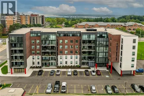 5 Hamilton Street North Waterdown ON L8B 2A4