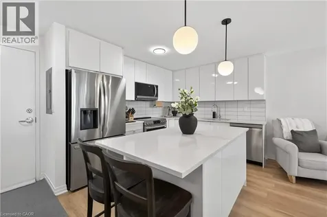 5 Hamilton Street North Waterdown ON L8B 2A4