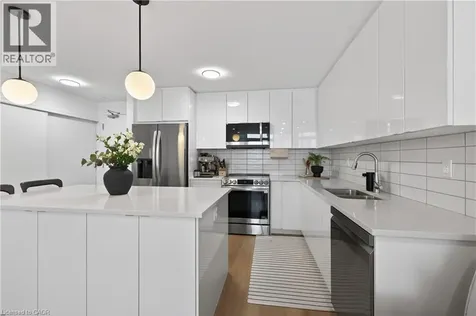 5 Hamilton Street North Waterdown ON L8B 2A4