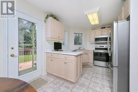 17 Sunset Boulevard New Tecumseth ON L9R 1Y8