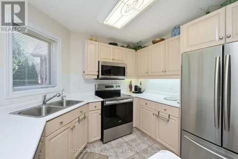 17 Sunset Boulevard New Tecumseth ON L9R 1Y8