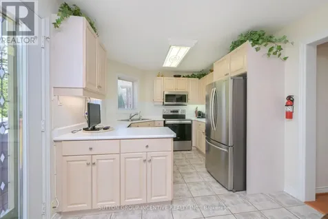 17 Sunset Boulevard New Tecumseth ON L9R 1Y8