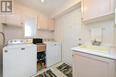 17 Sunset Boulevard New Tecumseth ON L9R 1Y8