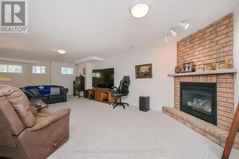 17 Sunset Boulevard New Tecumseth ON L9R 1Y8