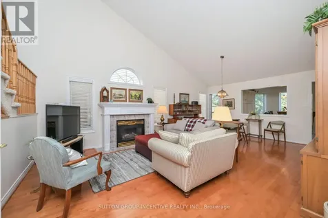 17 Sunset Boulevard New Tecumseth ON L9R 1Y8