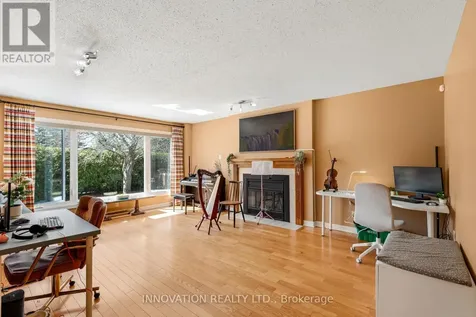 32 Marble Arch Crescent Ottawa ON K2G 5S3