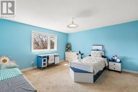 32 Marble Arch Crescent Ottawa ON K2G 5S3