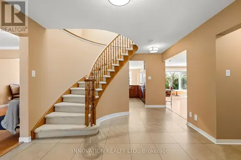 32 Marble Arch Crescent Ottawa ON K2G 5S3
