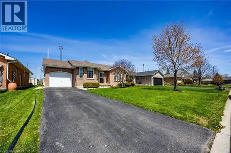 44 Geoffery Road Port Dover ON N0A 1N4